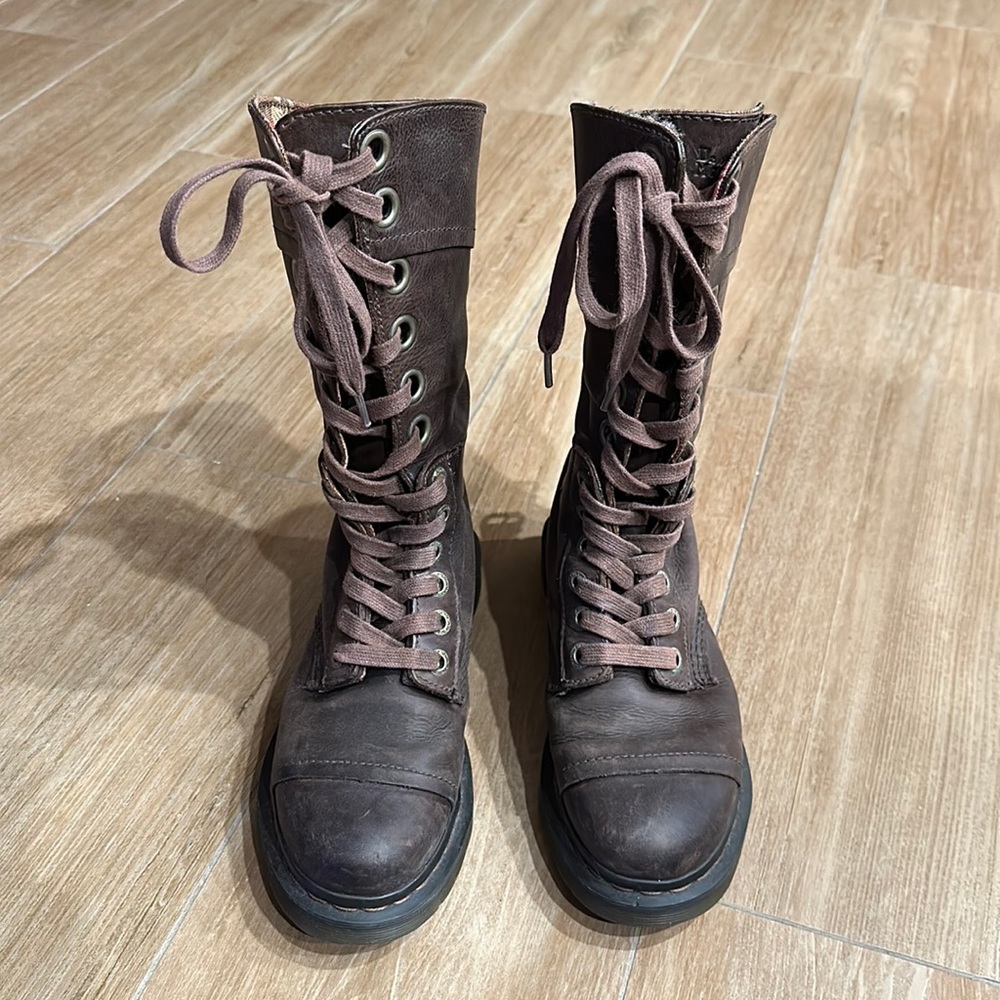 Dr Martens Women's Triumph 1914 Floral Boots Brown